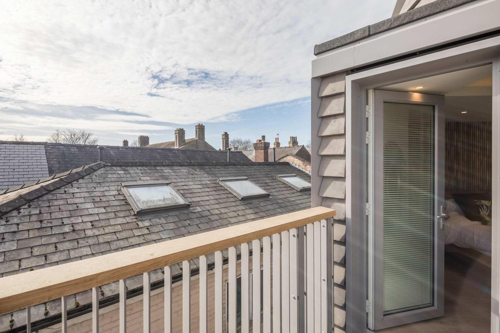 Stunning - Balcony & Parking Apartemen